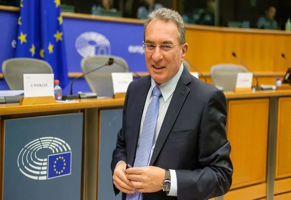 Europarlamentarul UDMR Iuliu Winkler: "Eu cred că sunt argumente serioase pentru adoptarea unei decizii cu privire la ”paşaportul Covid”