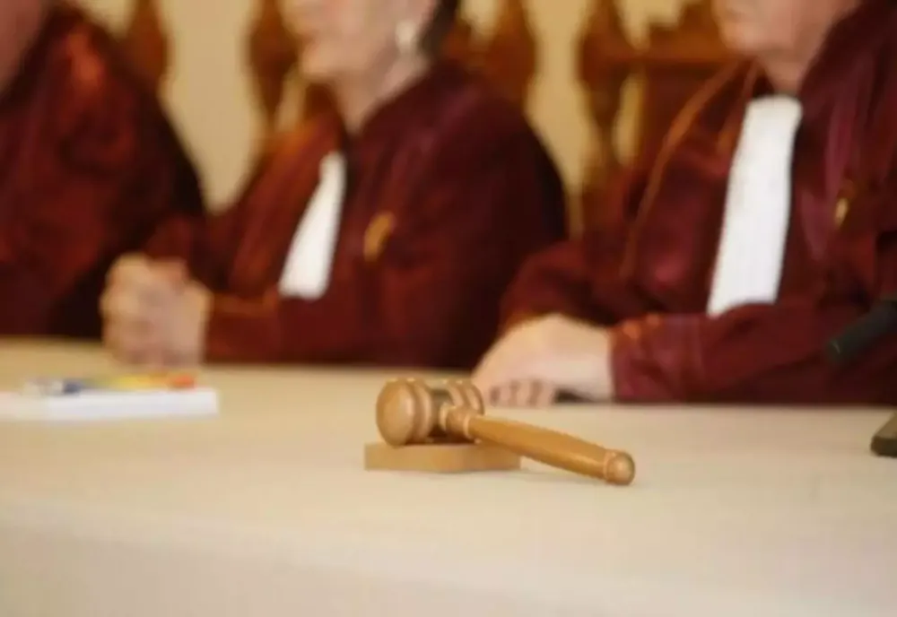 CCR decide soarta reformei pensiilor speciale. Ședință-cheie pentru viitorul lui Bolojan