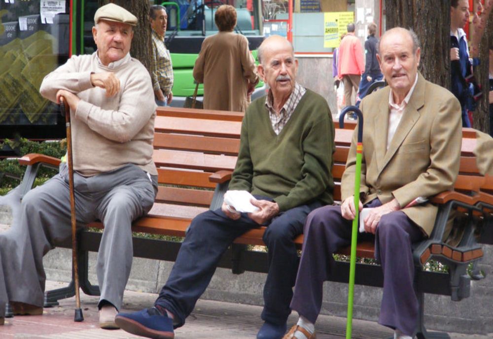 Deputații au decis scăderea vârstei de pensionare pentru o anumită categorie de români