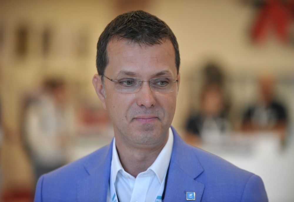 „ESTE TOTAL DECUPLATĂ DÂNSA DE REALITĂŢILE ROMÂNIEI” - MINISTRUL APĂRĂRII NAŢIONALE, IONUŢ MOŞTEANU, CRITICĂ DECLARAŢIILE FĂCUTE RECENT DE PREŞEDINTA CSM 