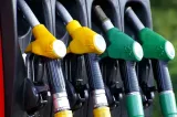 Guvernul prelungiște cu trei luni măsurile de limitare a prețului motorinei