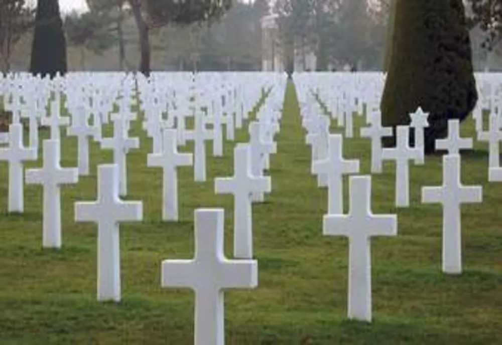 UDMR salută raportul SUA care menționează profanarea cimitirului militar din Valea Uzului