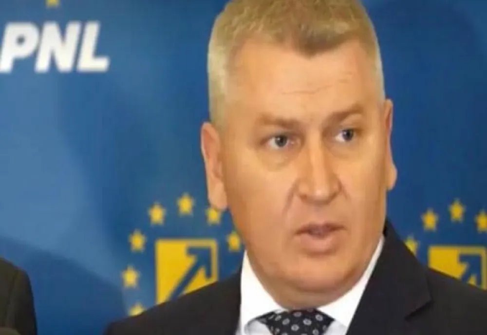 Deputatul PNL Florin Roman: ”Distinsa doamnă Renate Weber se pregătește să plece acasă!”