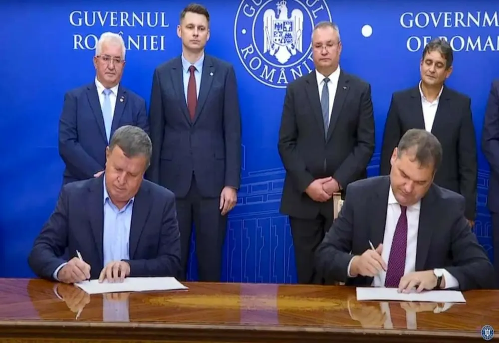 Două creşe construite în Râmnic cu bani din PNRR. Primarul Mircia Gutău a semnat contractul în prezența Primului Ministru