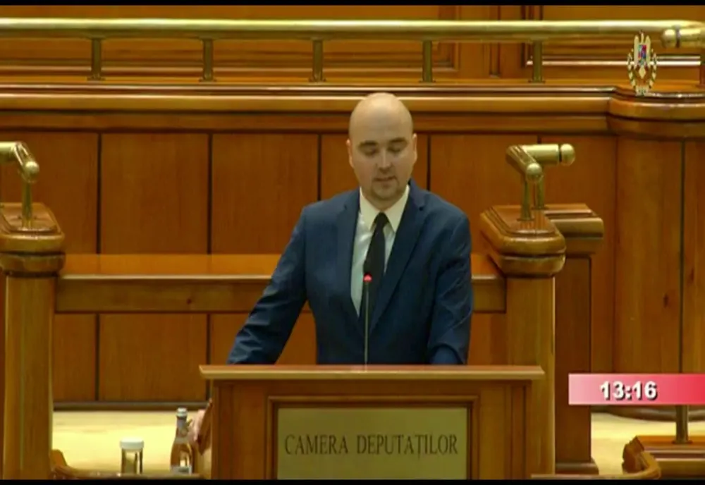 Senatorul UDMR Novak Csaba Zoltan a anunţat luni demisia din Parlament: ”Este o alegere personală, profesională”