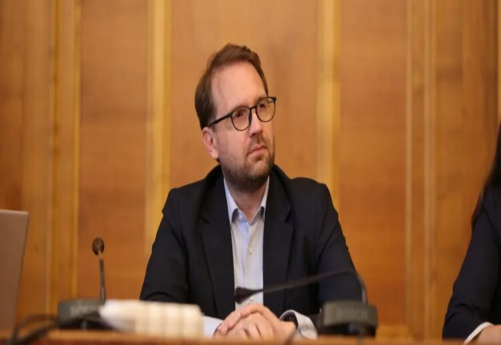 ”NU RENUNȚĂM LA DESFIINȚAREA ACESTOR PRIVILEGII” – PRIMA REACȚIE DIN COALIȚIE LA DECIZIA CCR PRIVIND PENSIILE SPECIALE