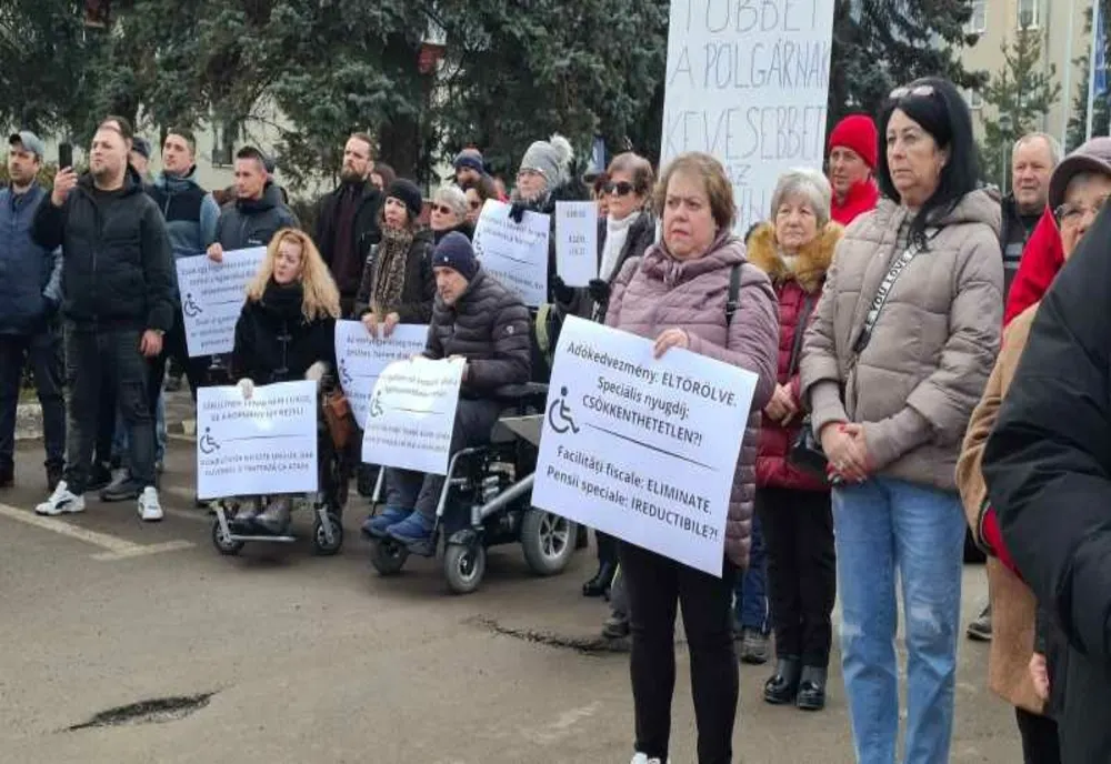 PROTESTE de amploare în Harghita, față de măsurile de austeritate ale lui Bolojan