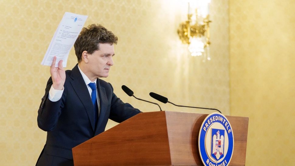 Nicușor Dan despre prețul carburanților: Nu se pune problema ca pe această componentă de taxe și accize să se intervină