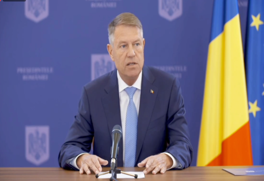 Președintele Iohannis către români: De Crăciun și de Anul Nou, stați acasă cu familia!