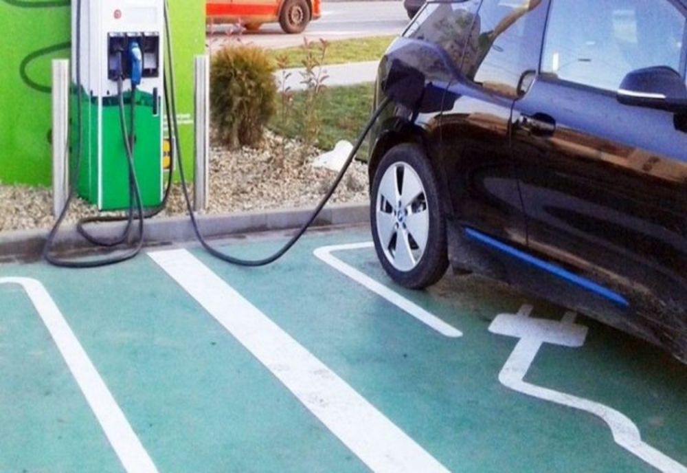 Maşinile electrice şi cele cu hidrogen vor avea numere de înmatriculare verzi