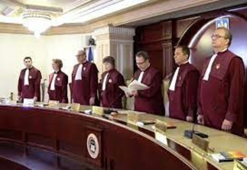 CCR :Titlul de doctor, retras doar dacă nu a intrat în circuitul civil și nu a produs efecte juridice