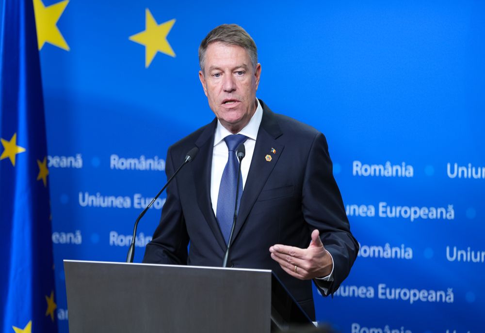 Iohannis a promulgat legea care are asigură cadrul de audiere singur a unui minor care a fost victima unui abuz sau martor