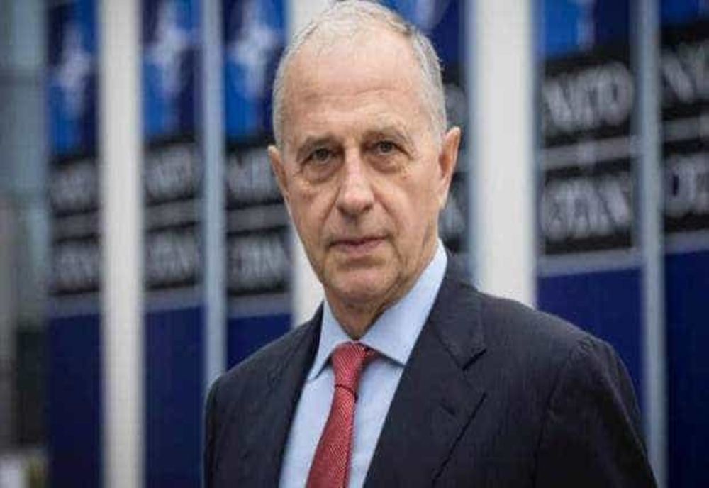 MIRCEA GEOANĂ TOCMAI I-A URAT ”DUMNEZEU SĂ-I DEA SĂNĂTATE” MAJESTĂȚII SALE REGELE MIHAI, TRECUT LA CELE SFINTE ÎN 2017