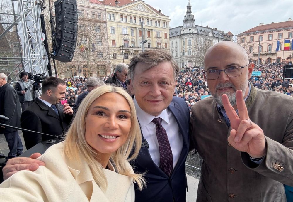 CRIN ANTONESCU: PNL ESTE UN PARTID UNDE AM PETRECUT 35 DE ANI, TOATĂ VIAŢA MEA POLITICĂ. 10 DE LA DISTANŢĂ, DAR ĂIA AU FOST CEI MAI DUREROŞI