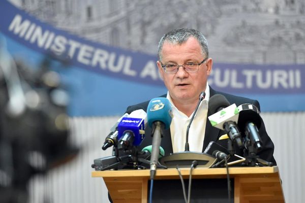 Ministrul agriculturii, Adrian Oros, reacție la moțiunea simplă a PSD
