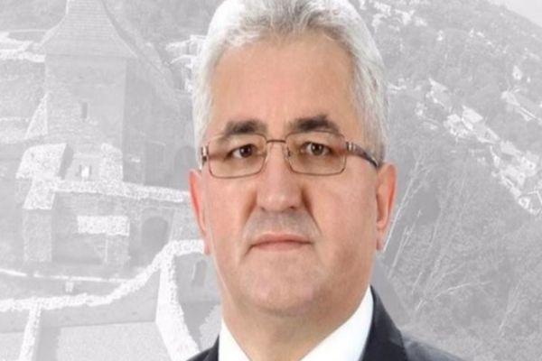 100% TU DECIZI! Ion Lungu, de 16 ani Vodă în cetatea Sucevei. O familie conectată la banul public