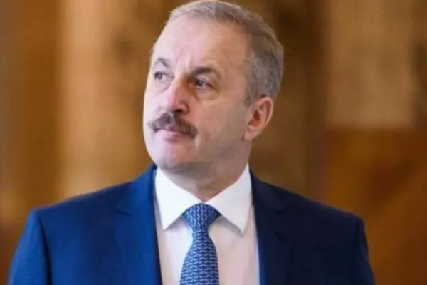 PSD, negocieri subterane cu USR-PLUS pentru guvernare: Vasile Dîncu visează la funcția de premier