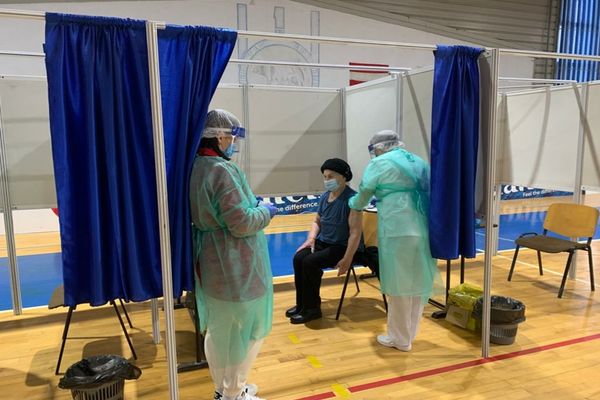 Premierul Cîțu despre campania de vaccinare: ”Toate cifrele arată că merge foarte bine. Pe 25 eram pe locul întâi în UE”