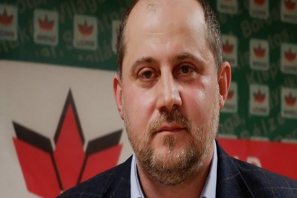 UDMR îl propune pe Tóth Csaba, jurist în vârstă de 43 de ani, pentru funcţia de prefect al Aradului