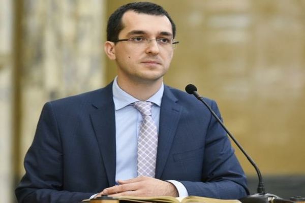 Vlad Voiculescu râde de PSD: ”Au rămas azi și cu mine și fără pensii speciale”