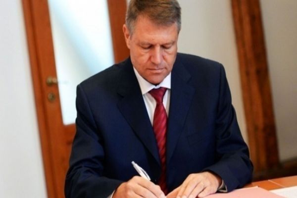 Demiterea lui Vlad Voiculescu: Președintele Iohannis a semnat decretul de revocare din funcție