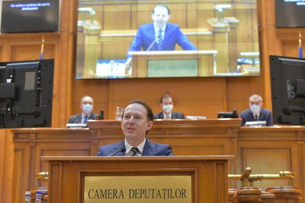 Umilință pentru PSD: Moțiunea împotriva Guvernului Cîțu a fost respinsă lejer