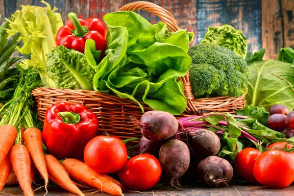 Studiu INSOMAR: Piața fructelor și legumelor românești, o "Cenușăreasă" fără viitor