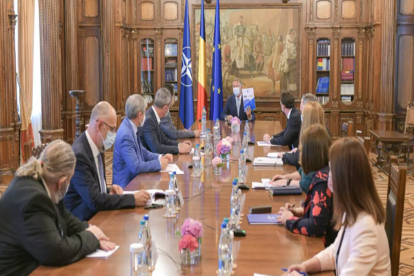 O nouă rundă de consultări cu Iohannis pentru România Educată