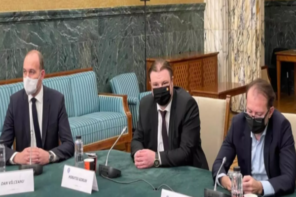 Culisele Statului Paralel: Dezvăluiri halucinate despre FANTASTICII de la Gorj, oamenii de bază ai lui SUPERMAN Cîțu