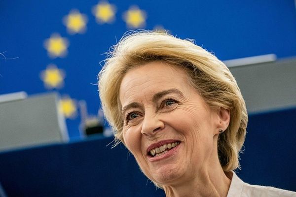Ursula von der Leyen: Varianta Omicron ar putea deveni dominantă în Europa până la mijlocul lunii ianuarie. Evoluția este extrem de îngrijorătoare