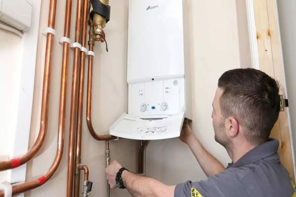 Ministrul Mediului despre interzicerea centralelor de apartament: "Nu se va face de azi pe mâine"