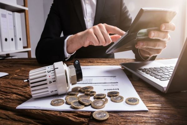 Nicușor Dan cere bani de la bucureșteni și Guvern pentru căldură și apă caldă