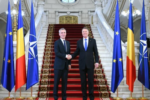 Zi crucială pentru România: șeful NATO, întâlnire cu președintele Klaus Iohannis - tur de forță prin bazele militare
