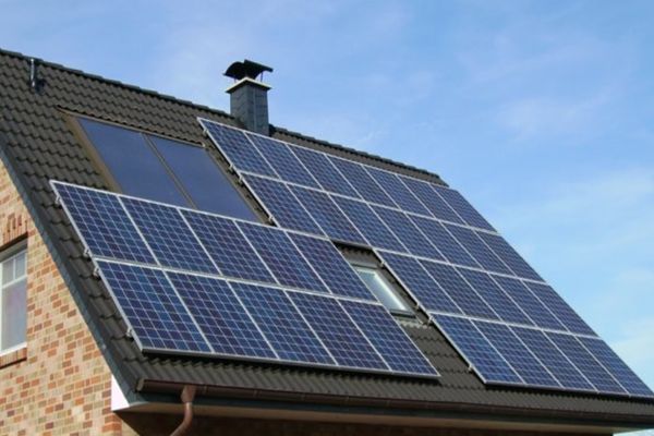 Potențialul fotovoltaic al clădirilor publice din România