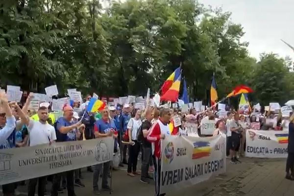 Greva din învățământ continuă! Sindicaliștii nu s-au lăsat înduplecați de președintele Iohannis