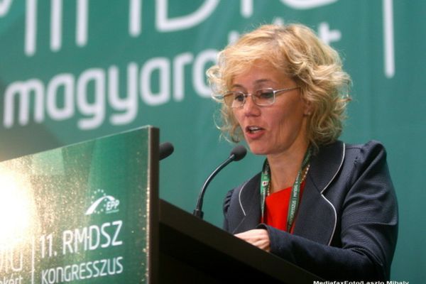 DEPUTATUL BIRÓ ROZÁLIA, PREŞEDINTA ORGANIZAŢIEI DE FEMEI A UDMR: NEIMPLICAREA ÎN VIAŢA SOCIALĂ A PENSIONARILOR ESTE O MARE RISIPĂ