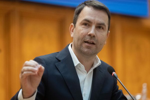 CĂTĂLIN DRULĂ: „ȚARA STĂ ÎN LOC PENTRU CONGRESUL PSD”. „SORIN GRINDEANU, FĂ ODATĂ CONGRESUL PSD!”