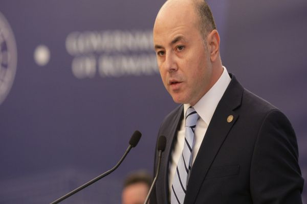 IPOCRIZIE MAXIMĂ: ALEXANDRU MURARU ÎL CRITICA PE NICUȘOR DAN, ACUM ÎL SPRIJINĂ
