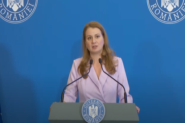 Moțiune simplă, depusă în Parlament împotriva Ligiei Deca: Menține învățământul într-o stare dezastruoasă