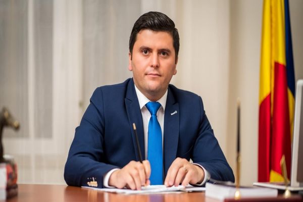 LIBERALUL ADRIAN COZMA: TOATĂ LUMEA AȘTEAPTĂ REFORME ADEVĂRATE. DACĂ PSD ÎNȚELEGE SĂ LE BLOCHEZE, ASTA E PROBLEMA LOR ȘI VOR TREBUI SĂ EXPLICE