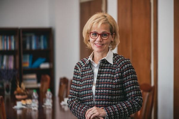 DEPUTATUL BIRO ROZALIA (UDMR): FEMEILE TREBUIE SĂ CONVINGĂ COMUNITĂȚILE CĂ EUROPA ESTE CALEA DE URMAT
