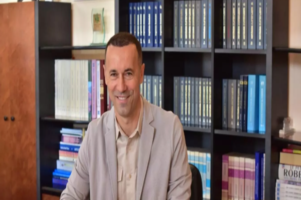 PERCHEZIȚII ÎN DOSARUL LUI IULIAN DUMITRESCU, PREȘEDINTELE CJ PRAHOVA PENTRU NOI FAPTE DE CORUPȚIE