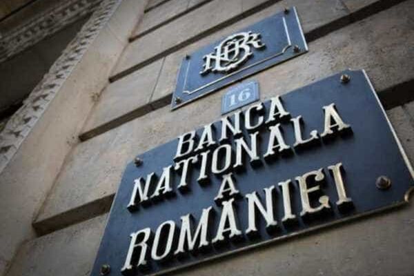 OFICIAL BNR: ROMÂNIA INTRĂ ÎNTR-O PERIOADĂ GREA DE CEL PUȚIN 18 LUNI. „CUȚITUL A AJUNS LA OS”