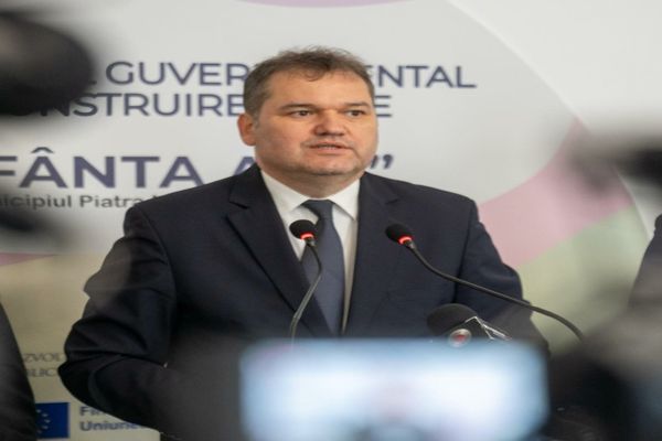 CSEKE ATTILA DESPRE REFORMA ADMINISTRAȚIEI: PNL ȘI PSD, CARE AU VIZIUNI DISTINCTE. EU SPER CĂ PĂRȚILE SE APROPIE ȘI GĂSESC O SOLUȚIE, PENTRU CĂ S-A AMÂNAT DEJA PREA MULT