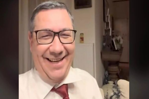 VICTOR PONTA RÂDE DE AUTORITĂȚI: „AȘA ȚARĂ, AȘA CICLON”