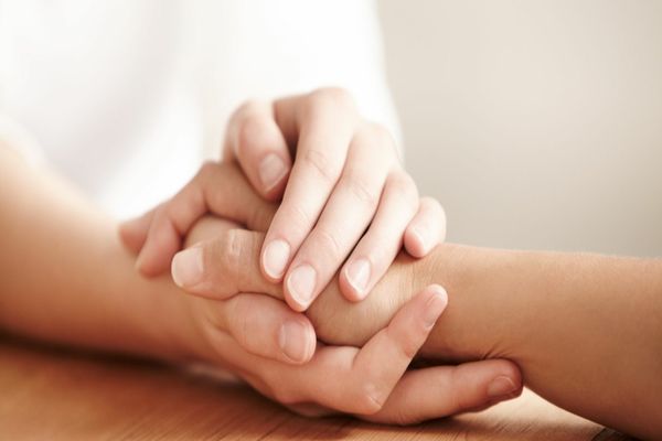 SENAT: PARLAMENTARI PNL, PSD ȘI UDMR PROPUN PRINTR-UN PROIECT DE LEGE DECLARAREA LUNII MARTIE CA LUNA FEMEILOR