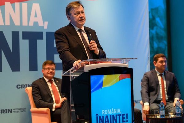 CRIN ANTONESCU: VOI FI UN PREŞEDINTE CARE VA MERGE LA BRUXELLES ŞI VA SPUNE CLAR CĂ NU ÎMI POT ŢINE CETĂŢENII ÎN FRIG ŞI ÎNTUNERIC, DOAR CA SĂ FIM VERZI