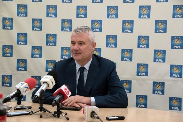 LIDERUL PNL OLT, GIGEL ȘTIRBU: DOLIUL NAȚIONAL NU ȘTERGE ADEVĂRUL DESPRE ION ILIESCU
