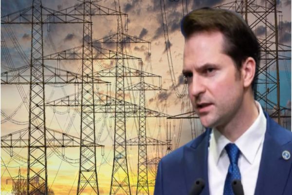 CAMERA DEPUTAŢILOR A ADOPTAT LEGEA PROSUMATORILOR. SEBASTIAN BURDUJA: DĂM ROMÂNILOR DREPTUL DE A BENEFICIA DE ENERGIA VERDE PRODUSĂ LA TOATE LOCAŢIILE