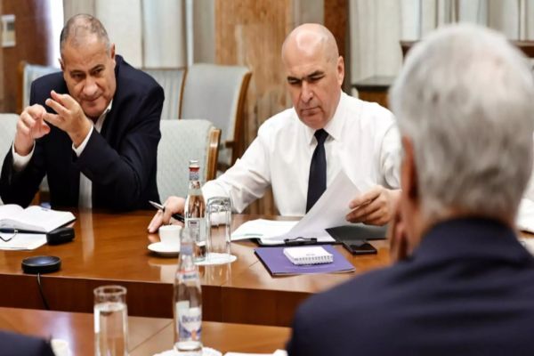 COALIȚIA, LA UN PAS DE RUPERE DIN CAUZA MĂSURILOR CERUTE DE BOLOJAN. ȘEDINȚĂ DE URGENȚĂ, MIERCURI LA ORA 11:00